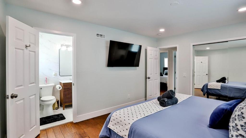 H&H Modern Lux 4Bd 1 King Suite 3 Queen Socal Disney Westminster Bagian luar foto