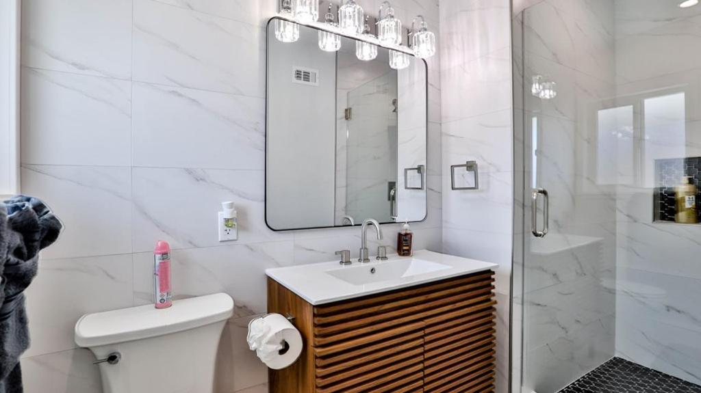 H&H Modern Lux 4Bd 1 King Suite 3 Queen Socal Disney Westminster Bagian luar foto