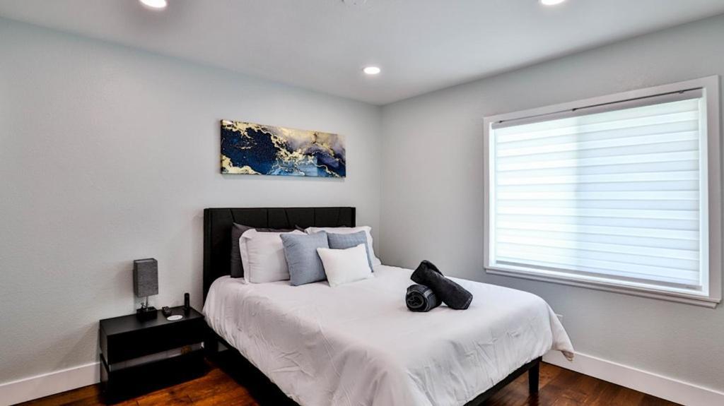 H&H Modern Lux 4Bd 1 King Suite 3 Queen Socal Disney Westminster Bagian luar foto