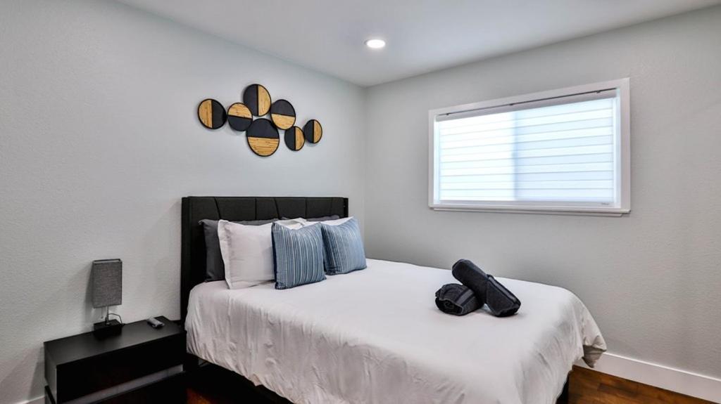 H&H Modern Lux 4Bd 1 King Suite 3 Queen Socal Disney Westminster Bagian luar foto