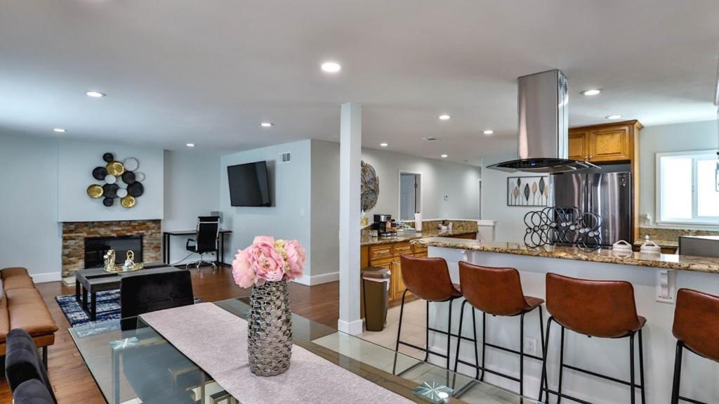 H&H Modern Lux 4Bd 1 King Suite 3 Queen Socal Disney Westminster Bagian luar foto
